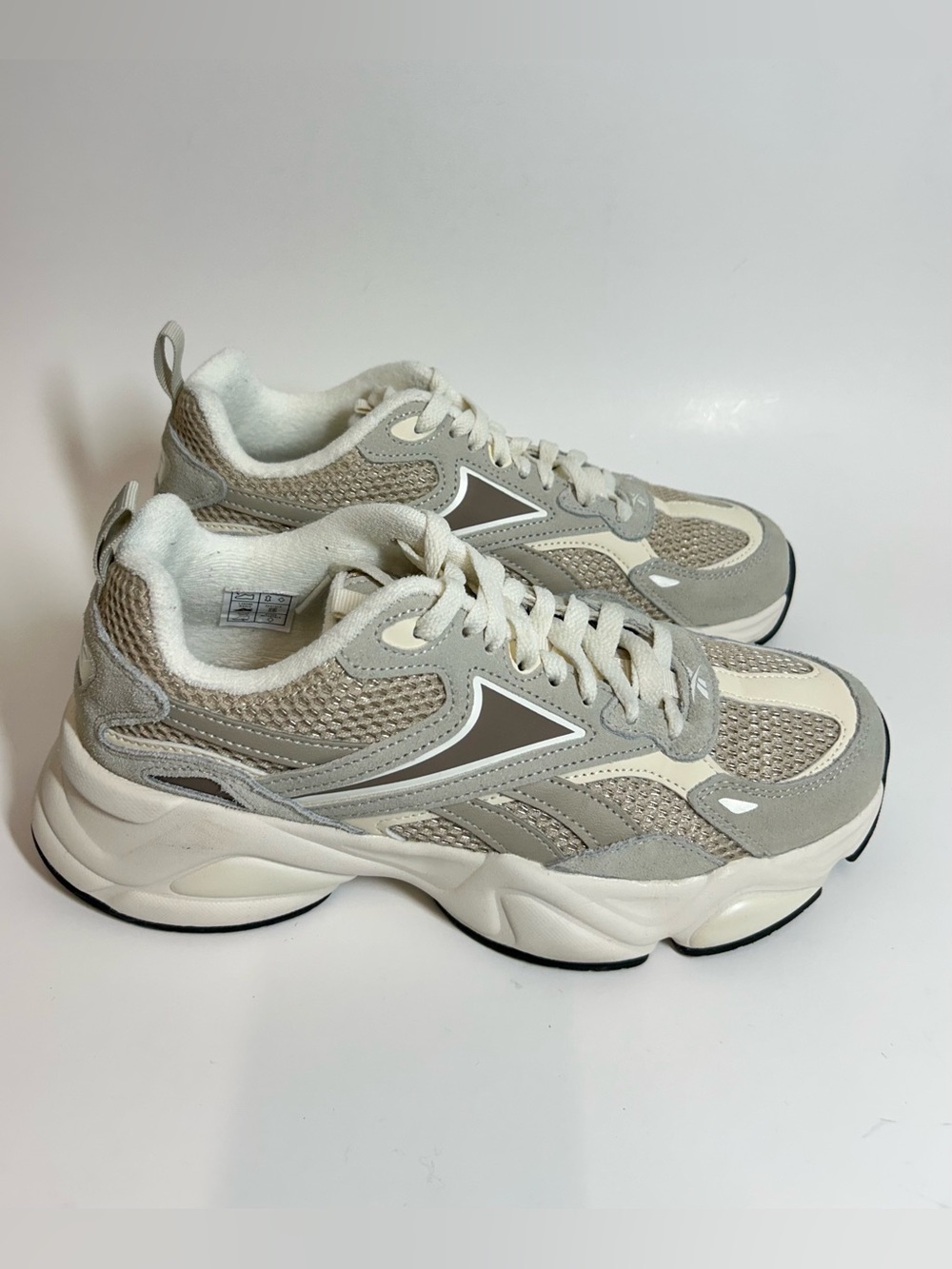 Reebok Ortholite Beige and Cream Mesh Suede Low-Top Sneakers